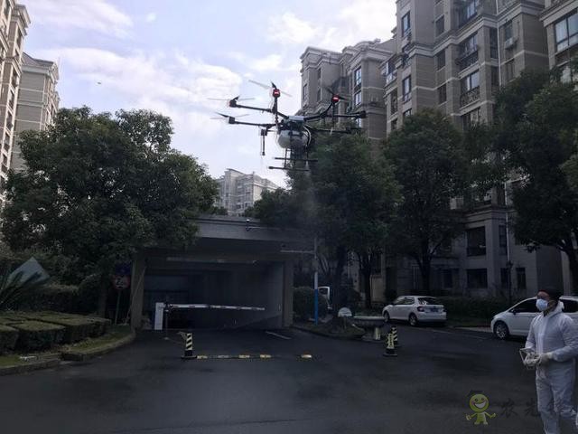 無人機戰“疫”:莊稼衛士變身防疫消殺能手