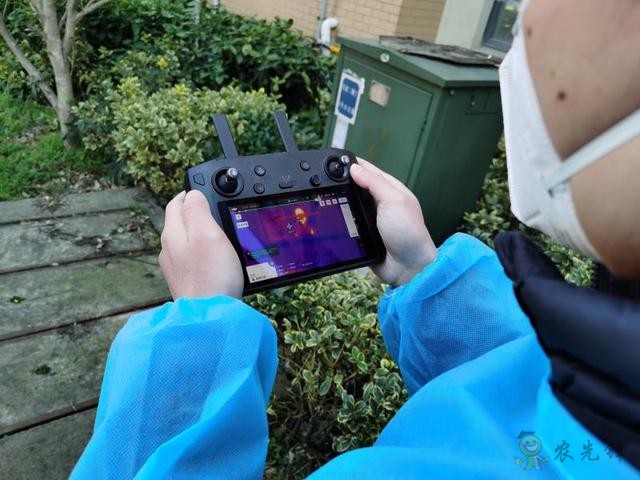 農(nóng)業(yè)無(wú)人機(jī)變身“運(yùn)輸機(jī)”，上海奉賢用無(wú)人機(jī)服務(wù)隔離人員