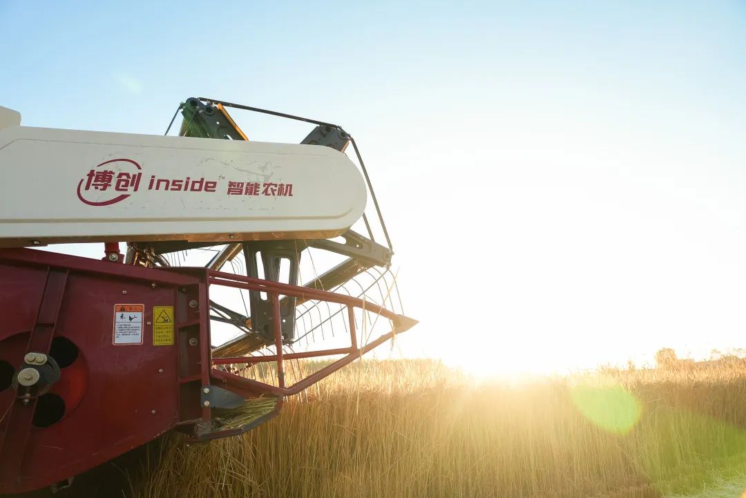 科技改變世界！智能農(nóng)機(jī)助力中國！