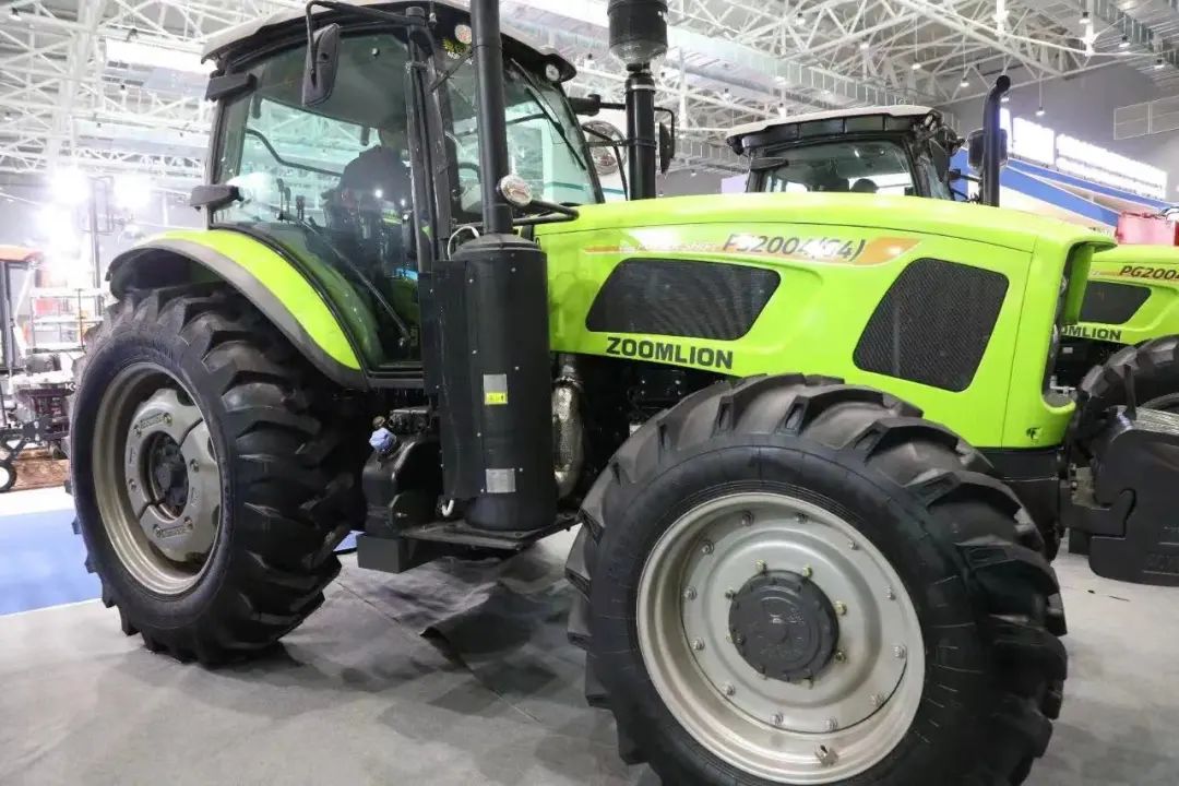 中聯重科新款P系列動力換擋拖拉機 中聯重科新款P系列動力換擋拖拉機